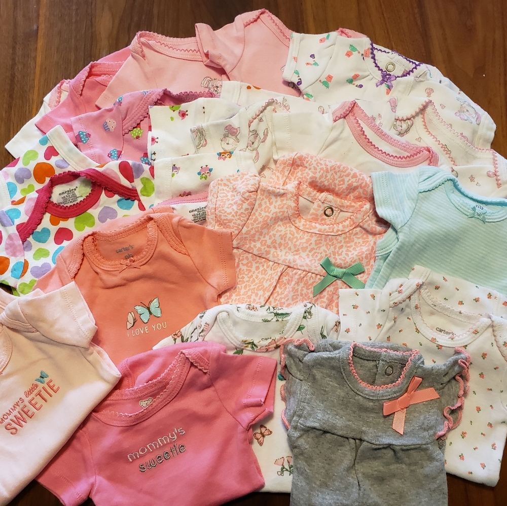 Lot of Newborn Onesies (20)